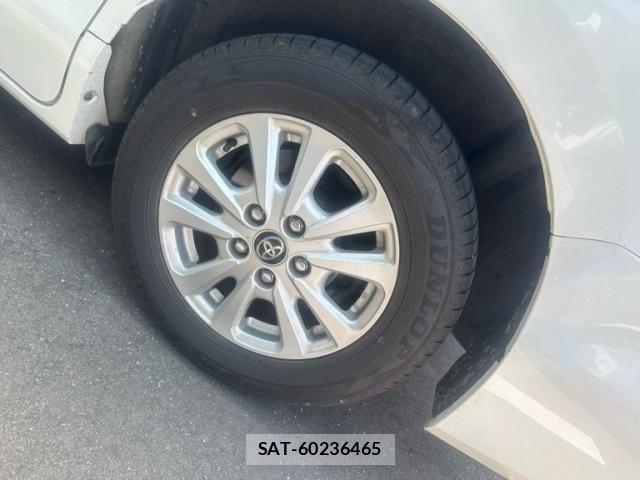 Toyota VOXY HYBRID 2017-10 8102682-8