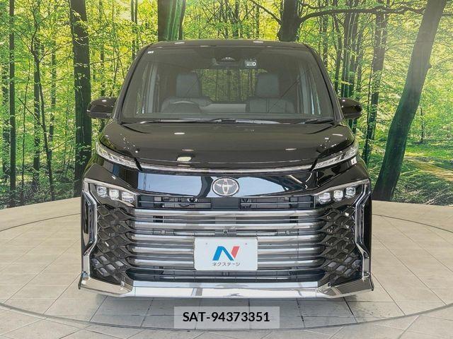 Toyota VOXY HYBRID 2026-03 8102641-14