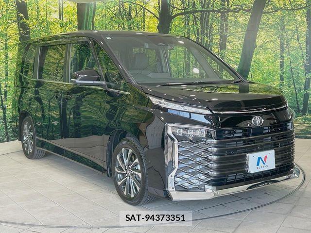 Toyota VOXY HYBRID 2026-03 8102641-16