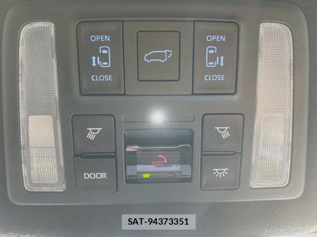 Toyota VOXY HYBRID 2026-03 8102641-6