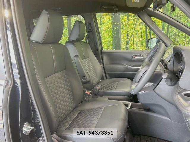 Toyota VOXY HYBRID 2026-03 8102641-7