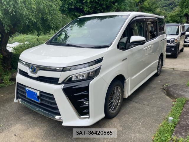 Toyota VOXY HYBRID 2017-09 8102681-0