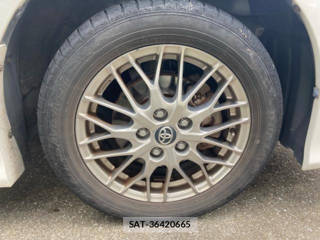 Toyota VOXY HYBRID 2017-09 8102681-9