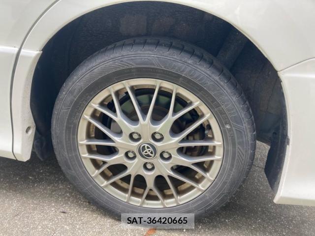 Toyota VOXY HYBRID 2017-09 8102681-11