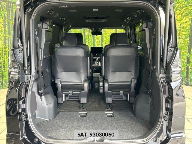 Toyota VOXY HYBRID 2023-07 8102658-13