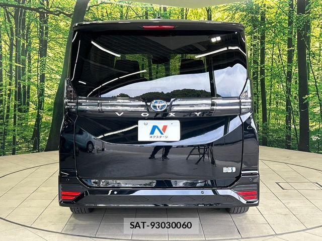 Toyota VOXY HYBRID 2023-07 8102658-15