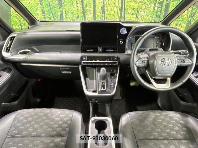 Toyota VOXY HYBRID 2023-07 8102658-1