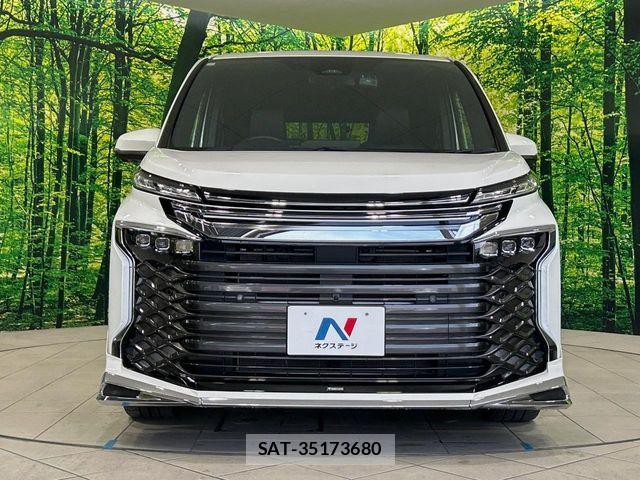 Toyota VOXY HYBRID 2023-10 8102646-14