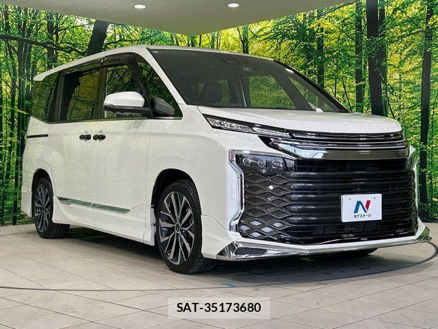 Toyota VOXY HYBRID 2023-10 8102646-16