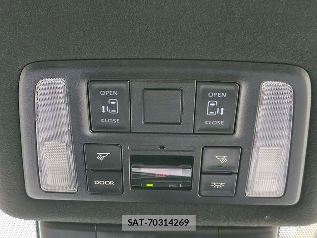 Toyota VOXY HYBRID 2023-10 8102650-17