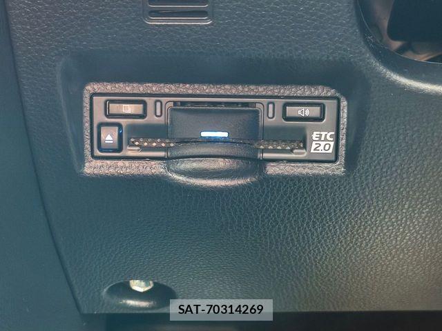 Toyota VOXY HYBRID 2023-10 8102650-21