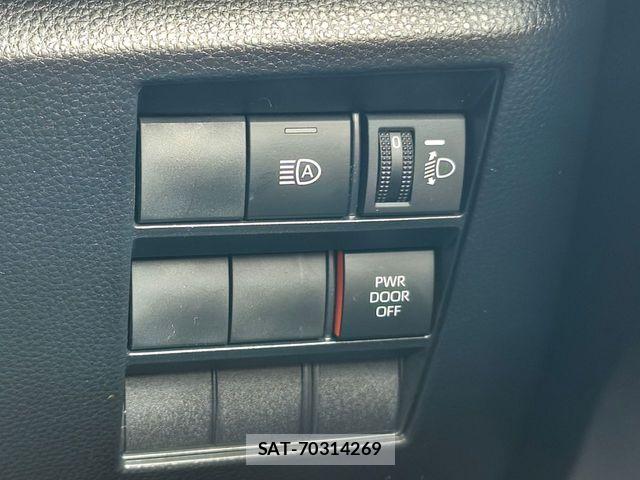 Toyota VOXY HYBRID 2023-10 8102650-23