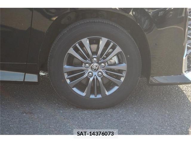 Toyota VOXY HYBRID 2023-11 8102662-15