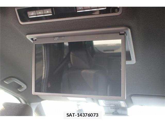Toyota VOXY HYBRID 2023-11 8102662-1