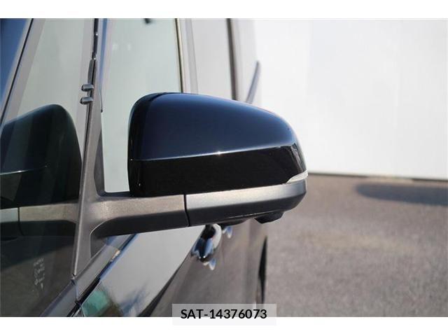 Toyota VOXY HYBRID 2023-11 8102662-21
