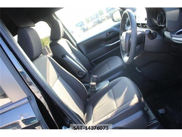 Toyota VOXY HYBRID 2023-11 8102662-26