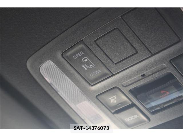 Toyota VOXY HYBRID 2023-11 8102662-5