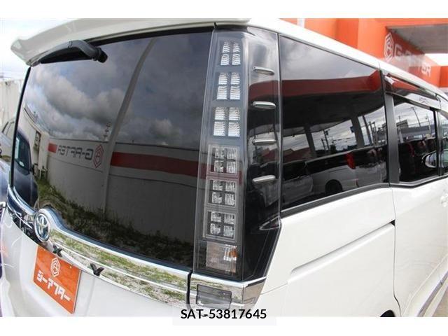 Toyota VOXY HYBRID 2015-02 8102679-22