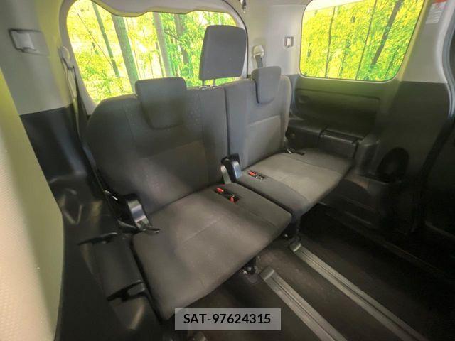 Toyota VOXY HYBRID 2016-03 8102677-10