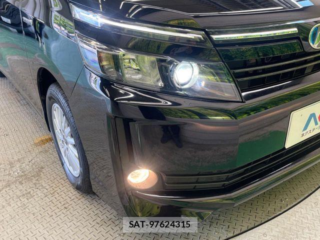 Toyota VOXY HYBRID 2016-03 8102677-11