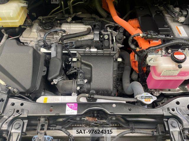 Toyota VOXY HYBRID 2016-03 8102677-17