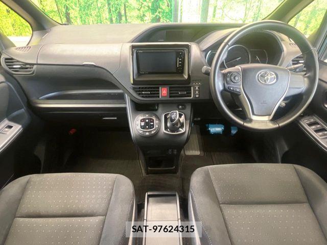 Toyota VOXY HYBRID 2016-03 8102677-1
