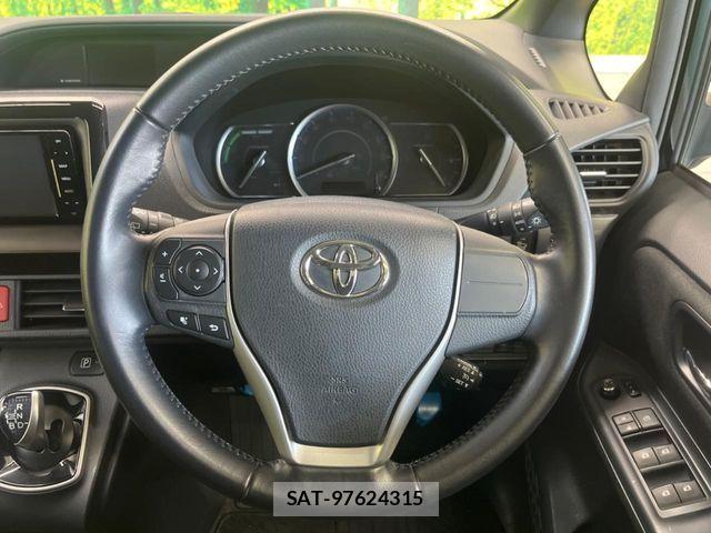 Toyota VOXY HYBRID 2016-03 8102677-5