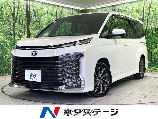Toyota VOXY HYBRID 2023-08 8102649-0