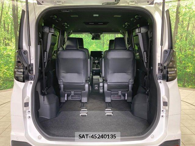 Toyota VOXY HYBRID 2023-08 8102649-10