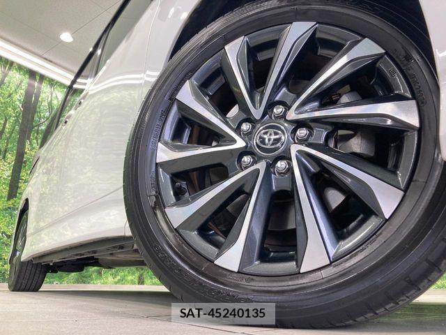 Toyota VOXY HYBRID 2023-08 8102649-13