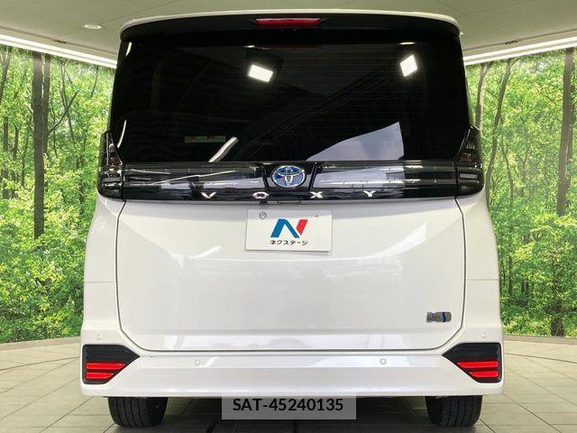 Toyota VOXY HYBRID 2023-08 8102649-15
