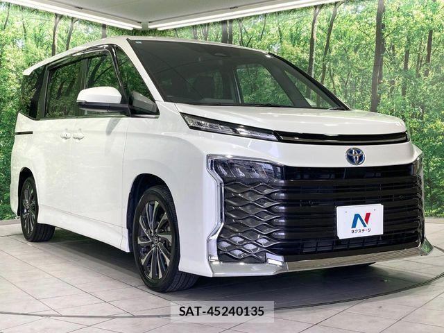 Toyota VOXY HYBRID 2023-08 8102649-16