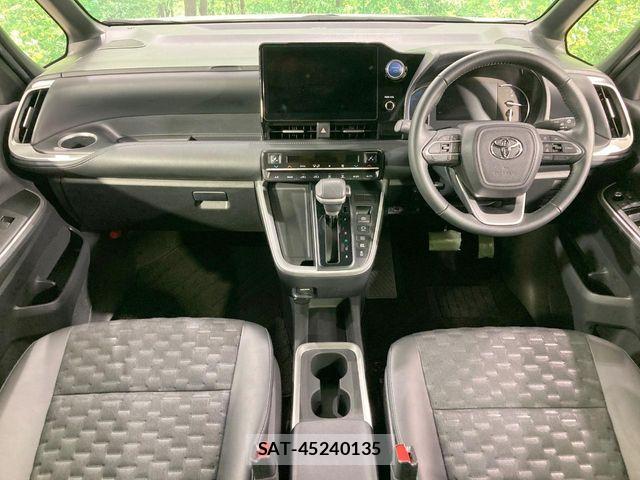 Toyota VOXY HYBRID 2023-08 8102649-1