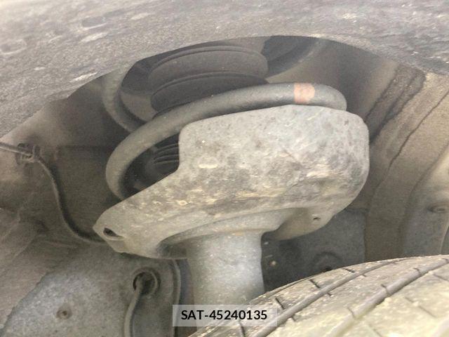 Toyota VOXY HYBRID 2023-08 8102649-19