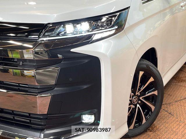 Toyota VOXY HYBRID 2026-03 8102642-11