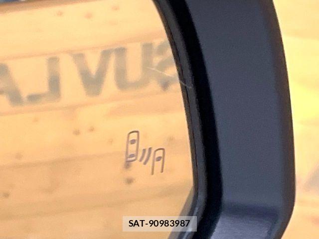 Toyota VOXY HYBRID 2026-03 8102642-6