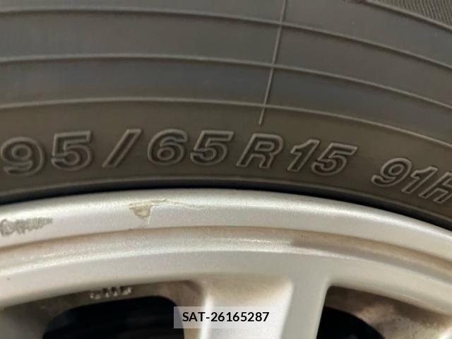 Toyota VOXY HYBRID 2015-04 8102683-11