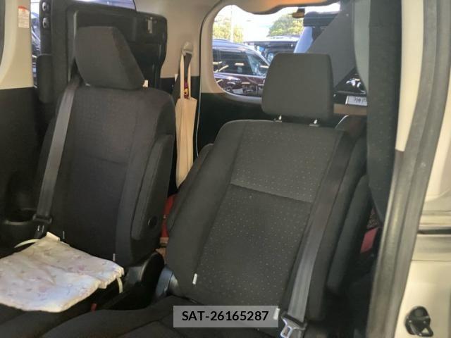 Toyota VOXY HYBRID 2015-04 8102683-13