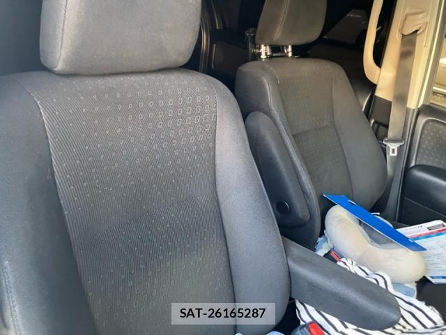 Toyota VOXY HYBRID 2015-04 8102683-17