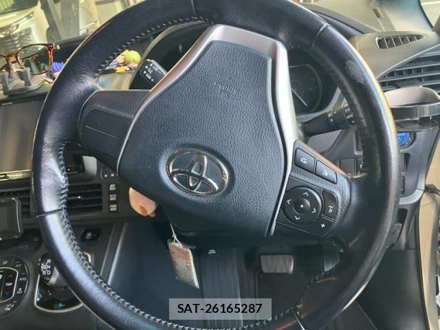 Toyota VOXY HYBRID 2015-04 8102683-19