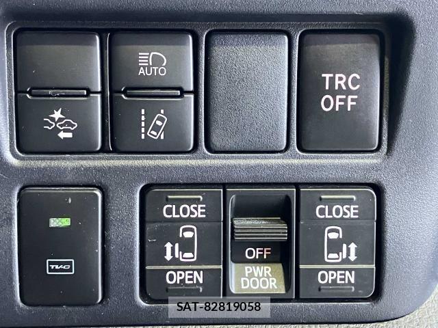 Toyota VOXY HYBRID 2019-07 8132963-11