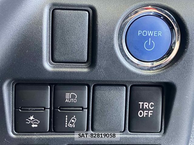 Toyota VOXY HYBRID 2019-07 8132963-12