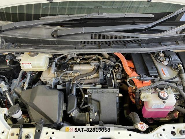 Toyota VOXY HYBRID 2019-07 8132963-21