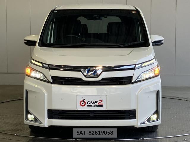 Toyota VOXY HYBRID 2019-07 8132963-24