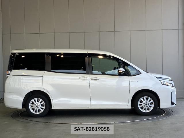 Toyota VOXY HYBRID 2019-07 8132963-29