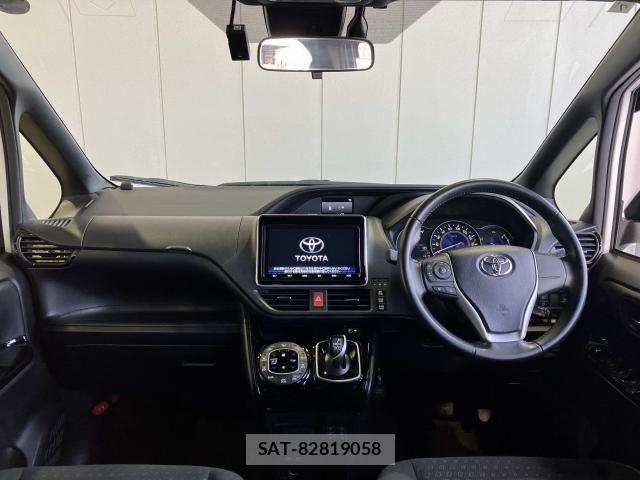 Toyota VOXY HYBRID 2019-07 8132963-5