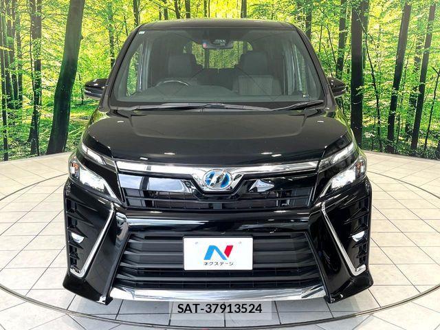 Toyota VOXY HYBRID 2017-11 8132971-14