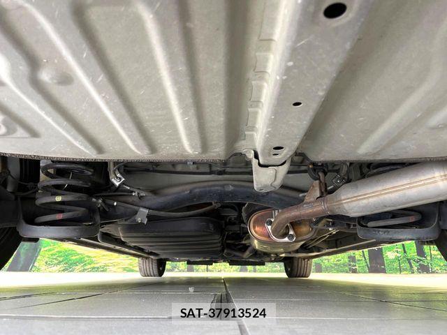 Toyota VOXY HYBRID 2017-11 8132971-18