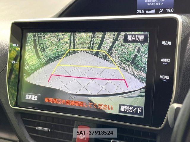 Toyota VOXY HYBRID 2017-11 8132971-3