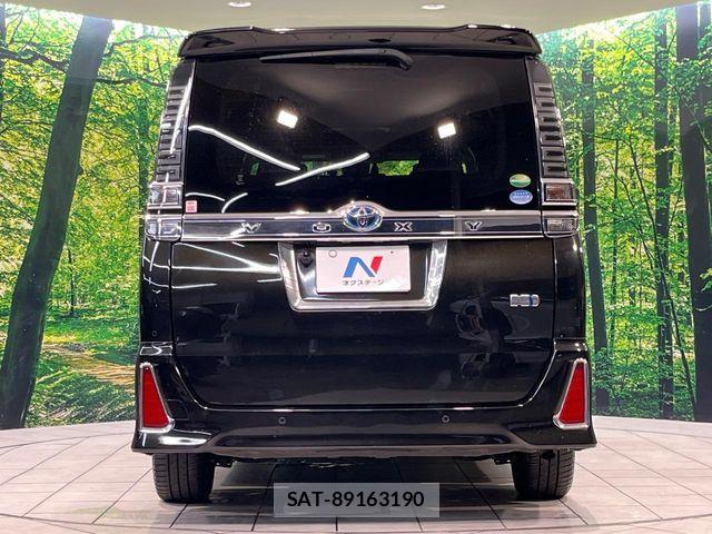 Toyota VOXY HYBRID 2021-02 8132960-15
